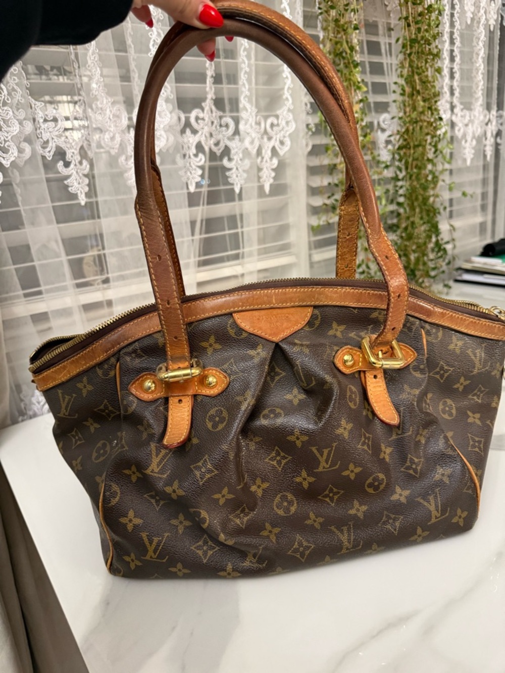 Louis Vuitton Monogram Canvas Tivoli Gm Top Handle Bag - 100 % Authentic